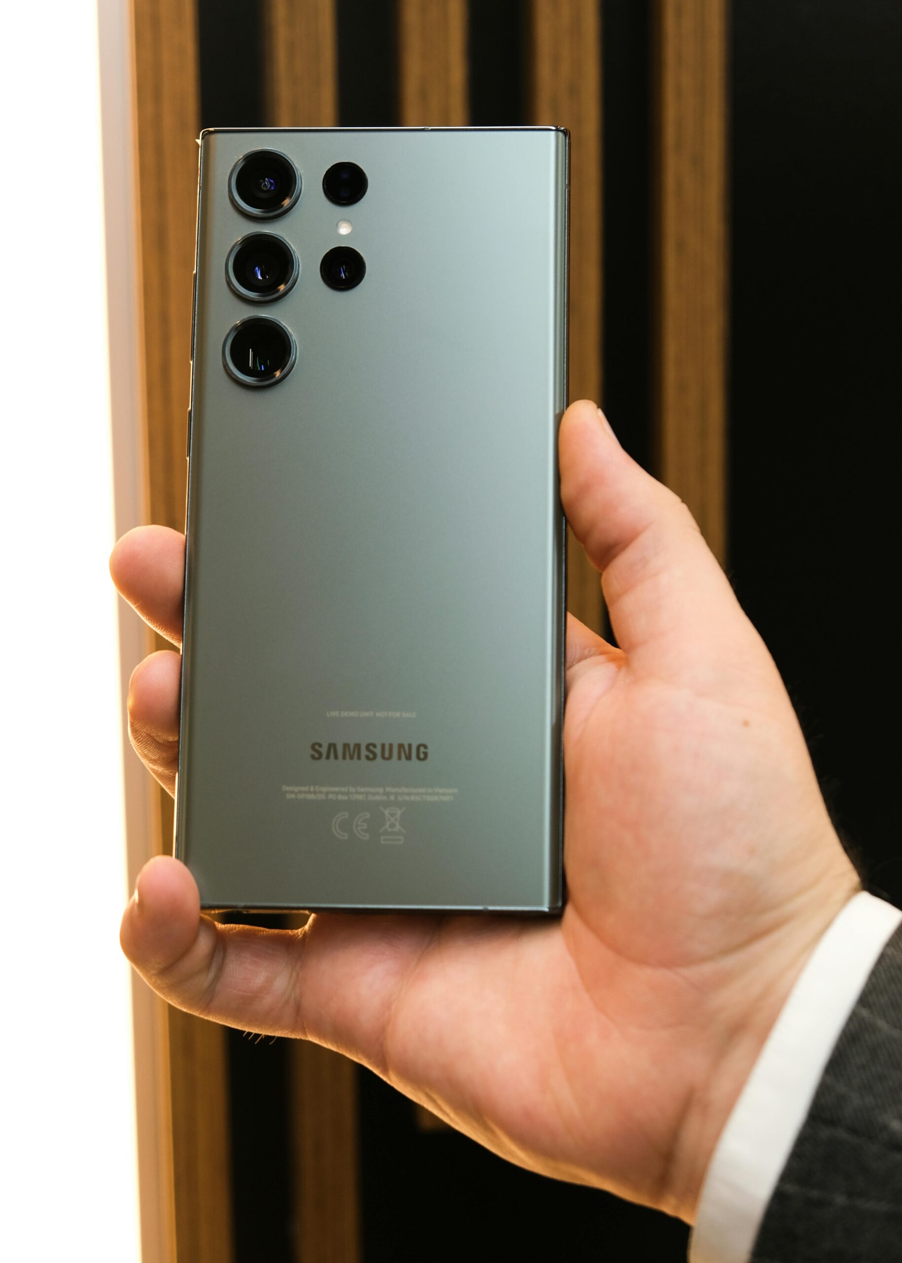 Samsung Galaxy S25 Ultra vs OnePlus 13